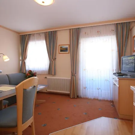 Готель Biyou Ecoquartier In Den Bergen Шладмінг